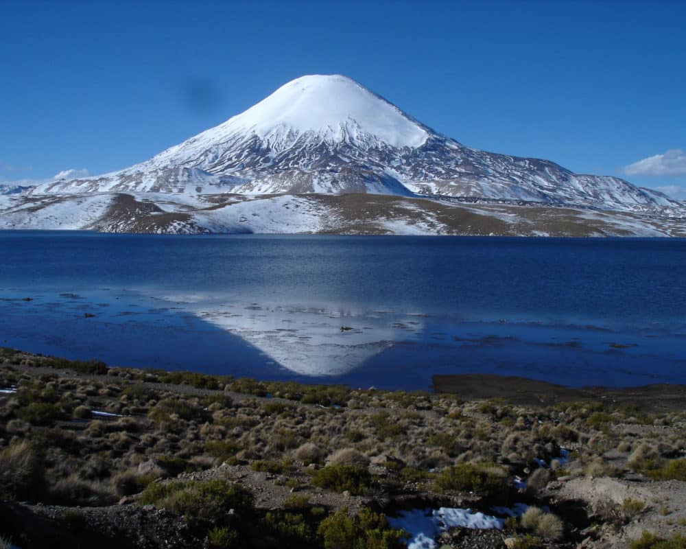 lago chungara putre altiplano chili extreme nord hiver neige lac