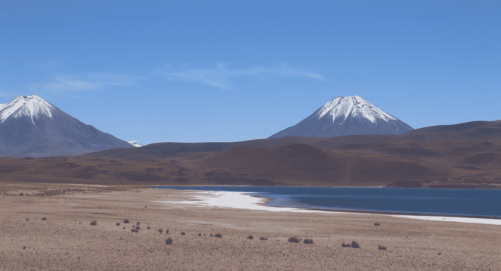 Lagunes altiplaniques miscanti et miñiques altiplano chili desert atacama