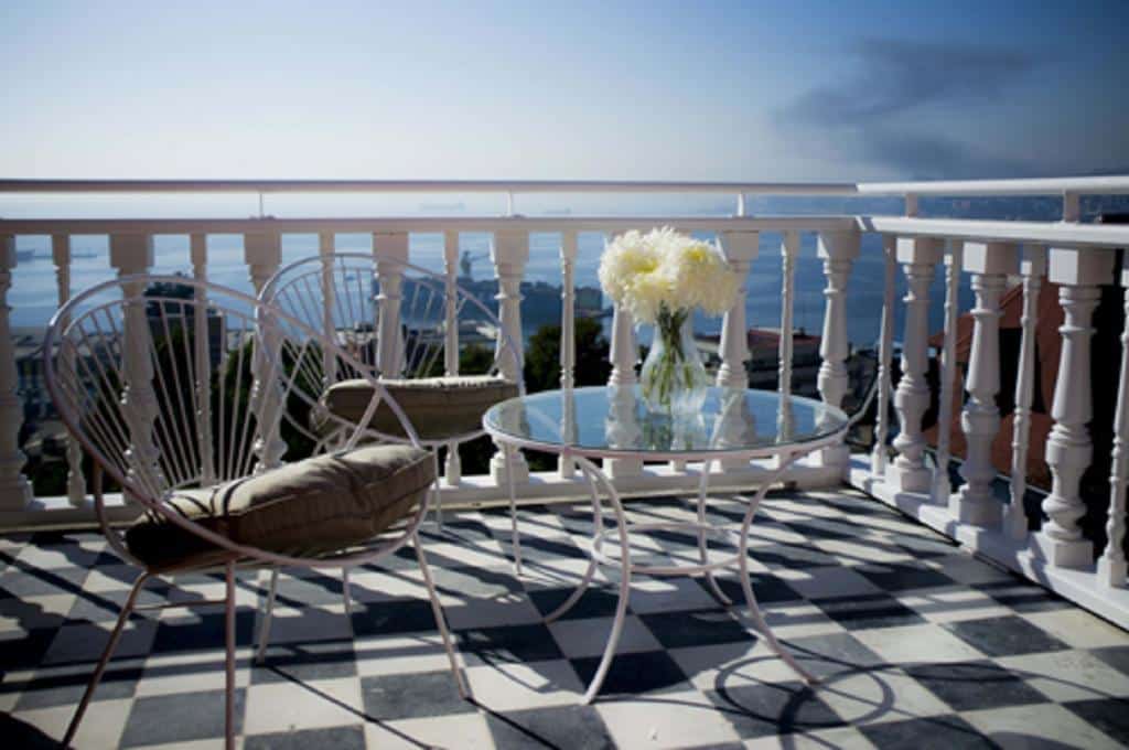 Terasse privative de l'hotel Palacio Astoreca a Valparaiso