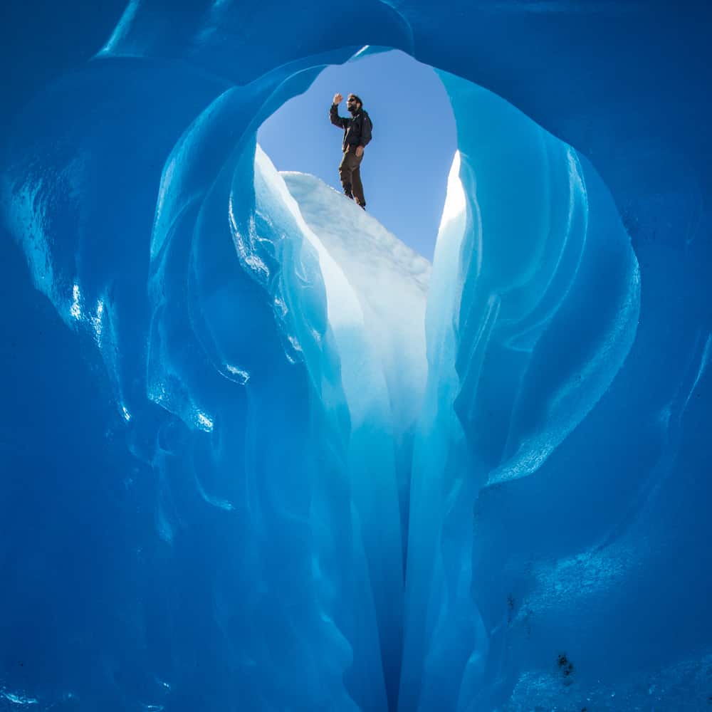 glacier explorador marche sur flacier