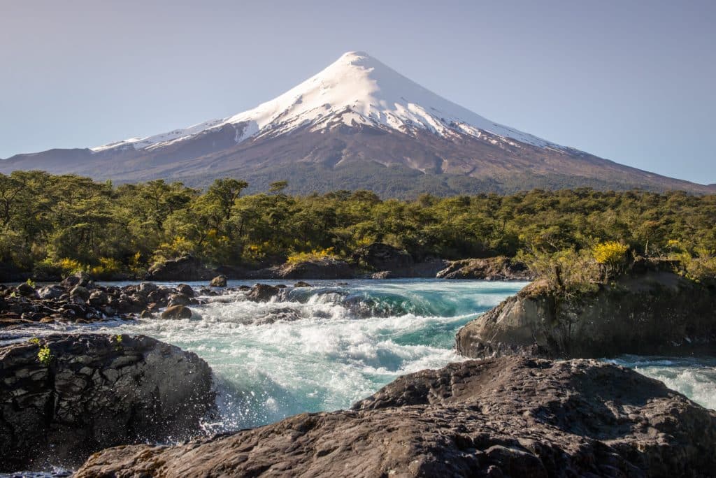 saltos de petrohue volcan riviere bleue chili puerto varas