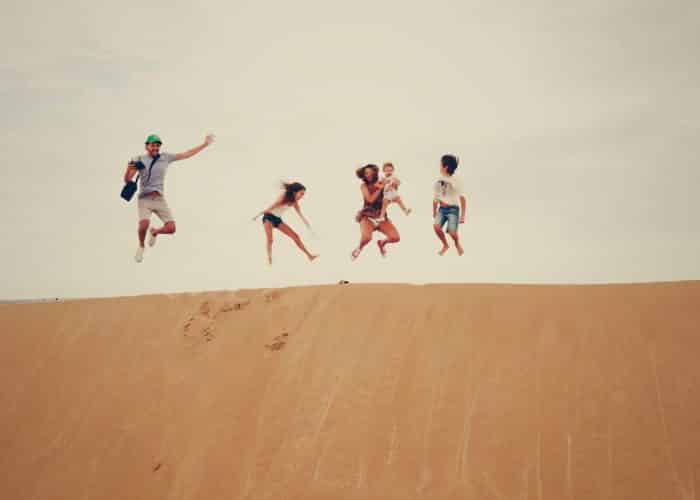 famille saut dune desert