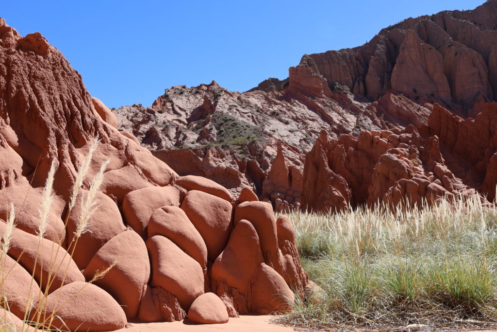 Las grottes d'Acsibi dans la région de Salta