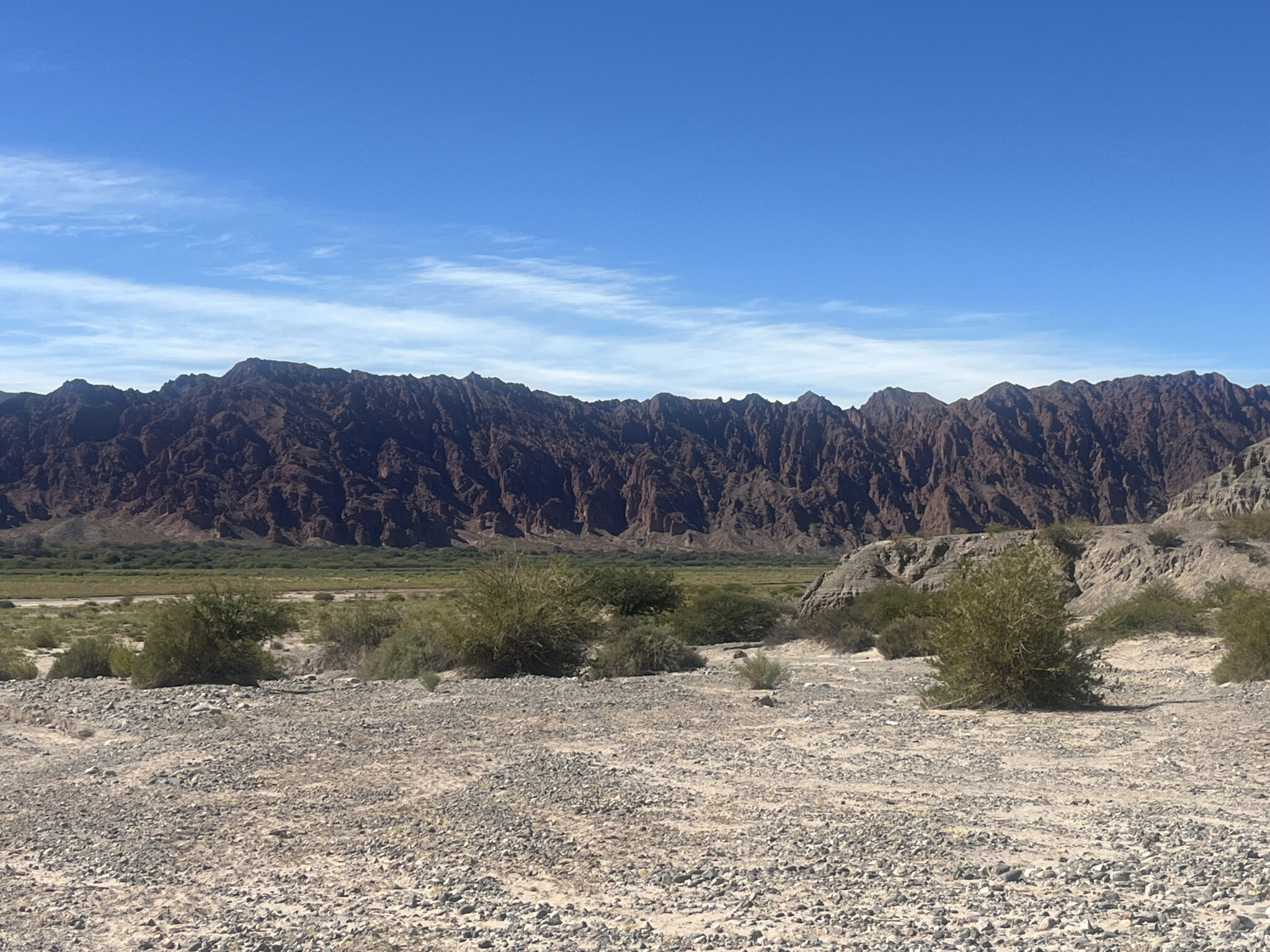 formation rocheuse sur la route 40 dans le nord ouest argentin et la quebrada de las flechas